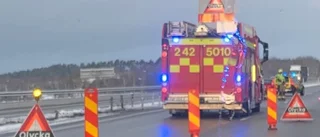 E4 fick stängas av efter olycka – bil körde in i mitträcket 