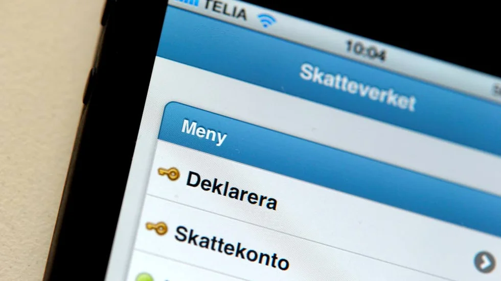 Synliggör fogden. Varför inte låta medborgarna själva betala in  all skatt från lönen?