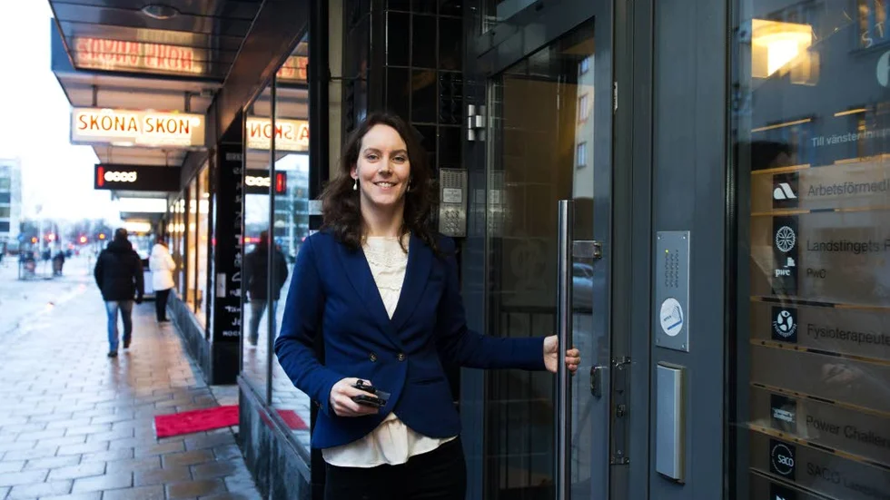 Annelie Almérus, Arbetsförmedlingens utredare.  lystar ut eftertraktade yrken.
