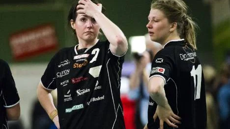 Allsvenskan eller inte? Boden Handboll får fortsätta vänta på besked. Just nu ligger bollen hos Härnösand, som kan få gratisplatsen.