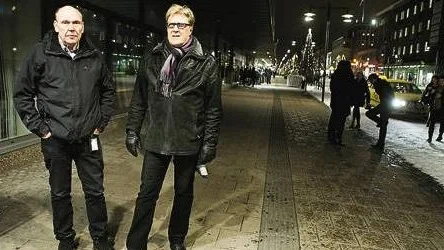 Luleå kommuns alkoholhandläggare Håkan Auland och polisinspektör Ola Backe gjorde under helgen oannonserade besök på Luleås krogar.FOTO: Pär Bäckström