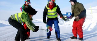 Clowner i protest mot militärövning