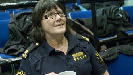 Inre befälet Elisabeth Hellgren gav pjäsen toppbetyg. Hon hade lust att ta befälet över poliserna på scenen när de gjorde fel.FOTO: Kurt Engström