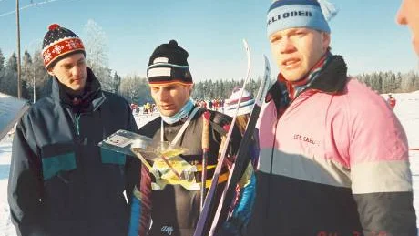 Seskarö IF:s stafettlag i skidorientering med många framskjutna placeringar. Här efter SM-silvret i Umeå 1994. Från vänster Frans Wickbom, Rolf Söderholm och Lars Lundkvist. Foto: Seskarö IF:s bildarkiv.