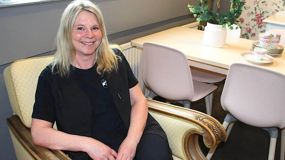 Marie Johansson är Arbetsledare på Återbruket i Åtvidaberg. Hon konstaterar med glädje att intresset för second hand bara fortsätter att öka.