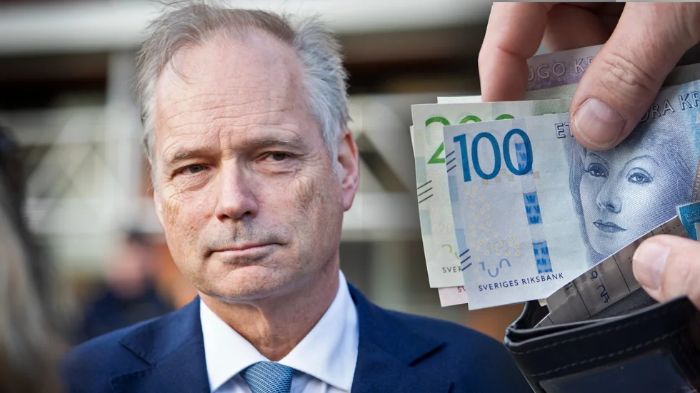 Anders Flanking har informerat regeringen om hur höjningen av färjepriserna kan påverka Gotland.
