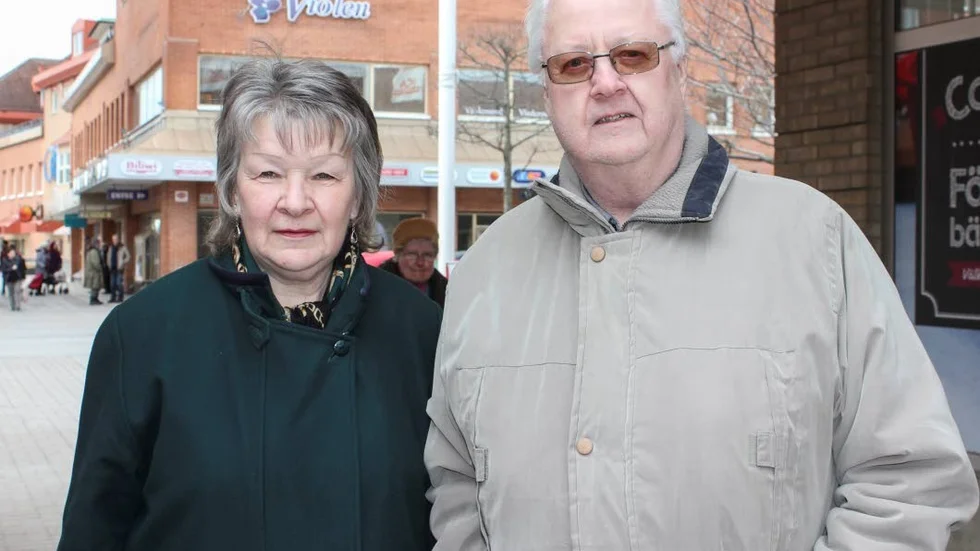 Mellösaborna Bengt och Monica Borg vill inte att kontanterna försvinner i framtiden.