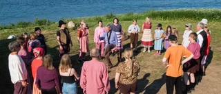 Nu spelas det åter teater vid älvens strand