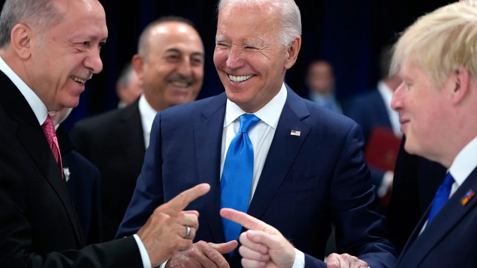 Turkiets president Recep Tayyip Erdogan, USA:s president Joe Biden och Storbritanniens premiärminister Boris Johnson under Natomötet i Madrid.
