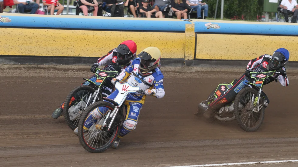 Rasmus Broberg och Piraterna jagar poäng mot Västervik.