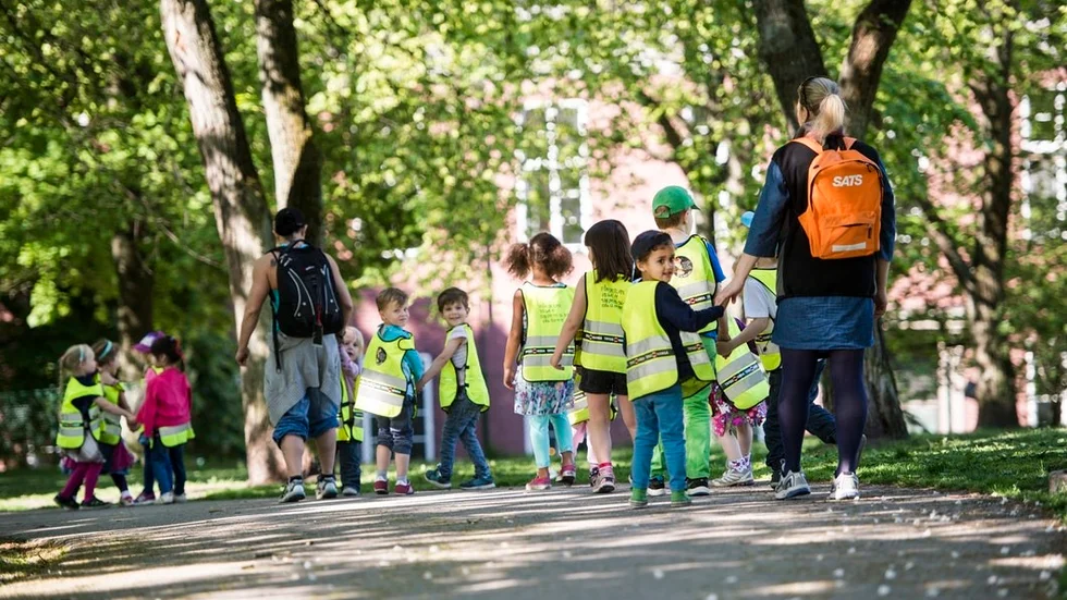 Ge oss förutsättningar att göra ett bra jobb. Stötta "pressat läge" på Fristadstorget i dag lördag den 26 maj klockan 15, skriver "Fortfarande positiv förskollärare. Foto: Pontus Lundahl / TT.