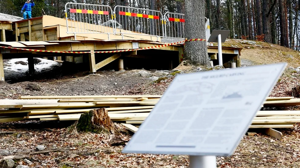 Bygget omkring Sigurdsristningen är ett misslyckat projekt, enligt insändarskribenten med 25 års erfarenhet av projektledning. Foto: Niklas Holm