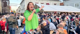 STOR BILDSPECIAL: Tusentals samlades för att sjunga allsång 