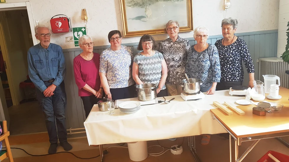Bra servering. PRO Gällivares medlemmar samlades till paltkalas den 3 juni. 60 nöjda medlemmar njöt av den goda palten. Stort tack till matgruppen som gjorde detta möjligt.