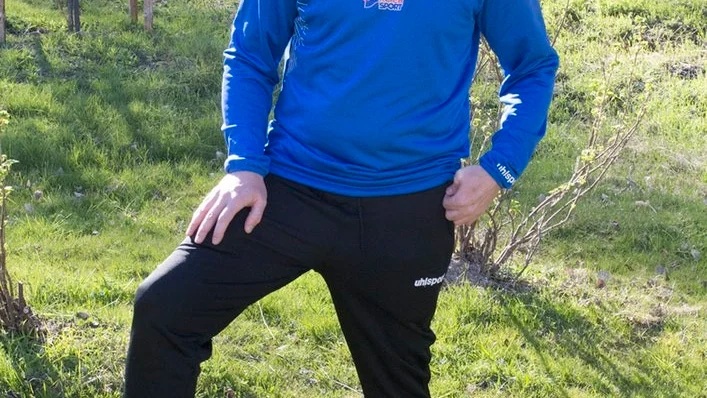 Fredrich Innocenti sitter på Friends arena och håller på Italien på fredag och under helgen avslutar han sedan sin Uefa A-utbildning, som är den näst högsta tränarutbildningen i landet.