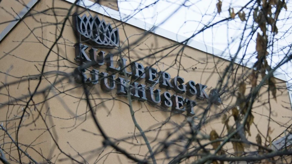Vi kan omedelbart konstatera att den vattengymnastik vi bedriver i den varma bassängen på Kullbergska sjukhuset inte finns att bedriva någon annanstans i närområdet. 