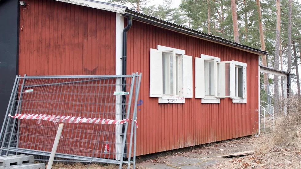 Den så kallade hemvärnsgården har gjort sitt och ska nu rivas.