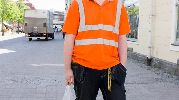 Martin Vadeby, 16 år, har fullt upp med jobb i sommar.