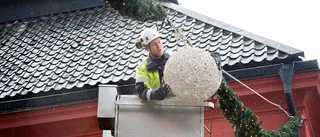 Snart är julen här – belysning på väg upp i centrum