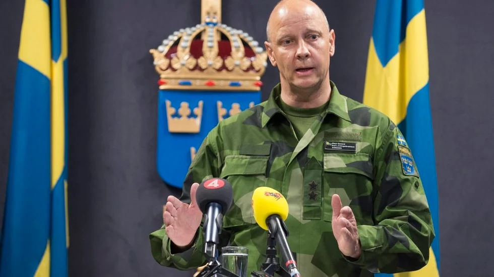Arméchefen Karl Engelbrektson säger att armén kommer att missa målet att till 2020 ha två fungerande brigader.