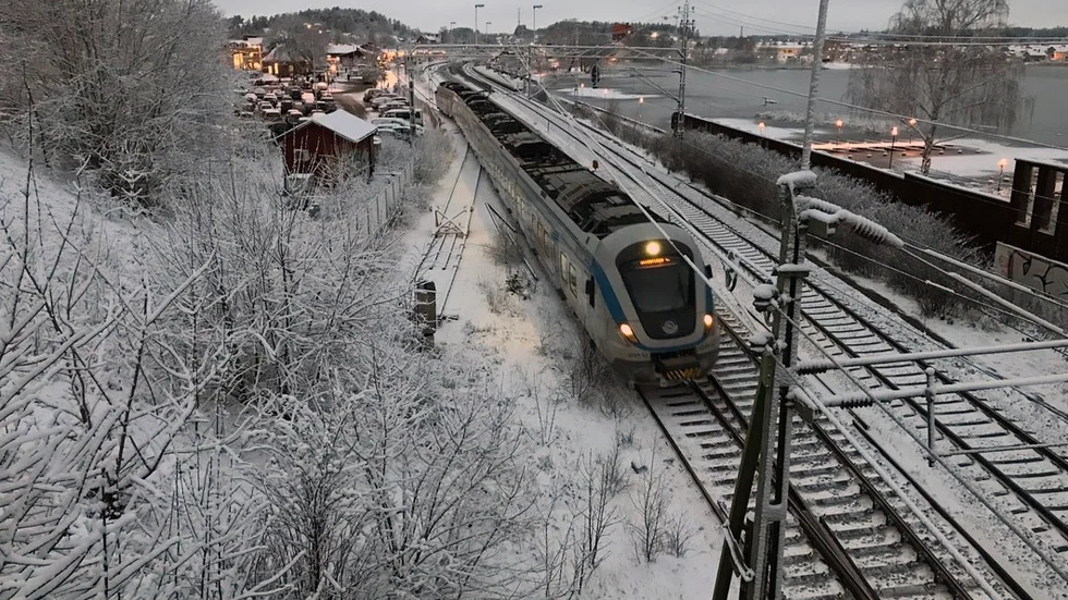Frågan om pendeltågsavgångar på helgerna inledde måndagens kommunfullmäktigemöte.