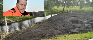 Bajslukt vid bäcken och oro för förorening • Nu har fyllningen undersökts – svaret: "De fyllt lite för nära vattnet"
