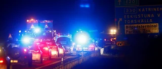 Långa köer på E20 efter trafikolycka – ena föraren skallad efter krocken