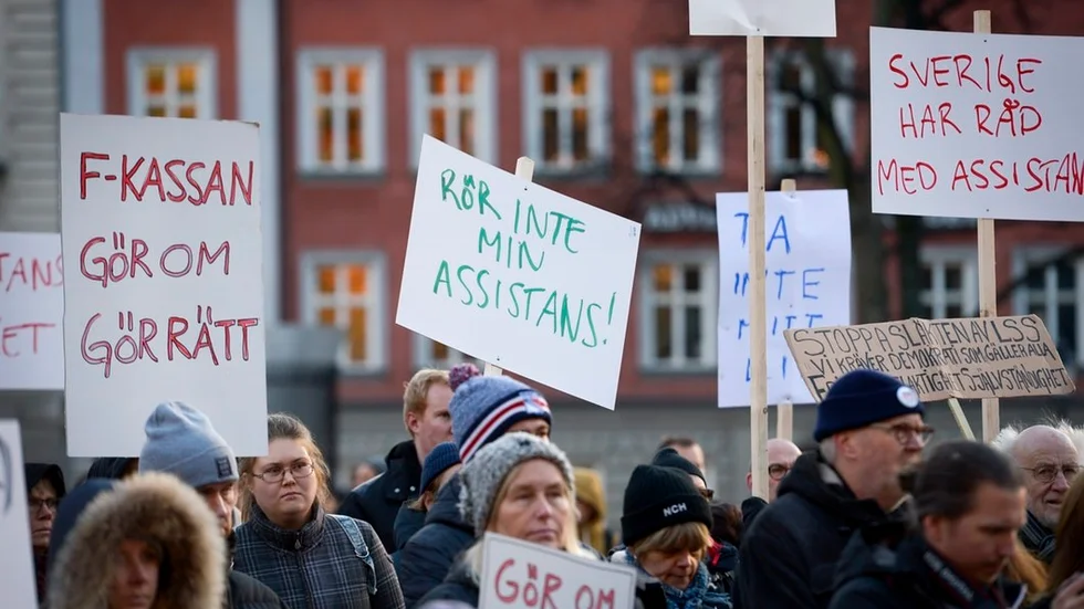 I en liten kommun som Vingåker påverkas socialbudgeten mer när assistanskostnader från år till år kan variera med miljoner.