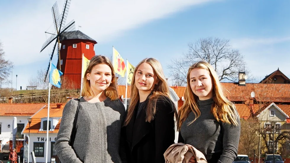 Klasskompisarna Michaela Biller, Elin Holmstedt och Nadine Andersson är inställda på att jobba i sommar. Känslan av att tjäna sina egna pengar ger ett skönt oberoende, menar de.