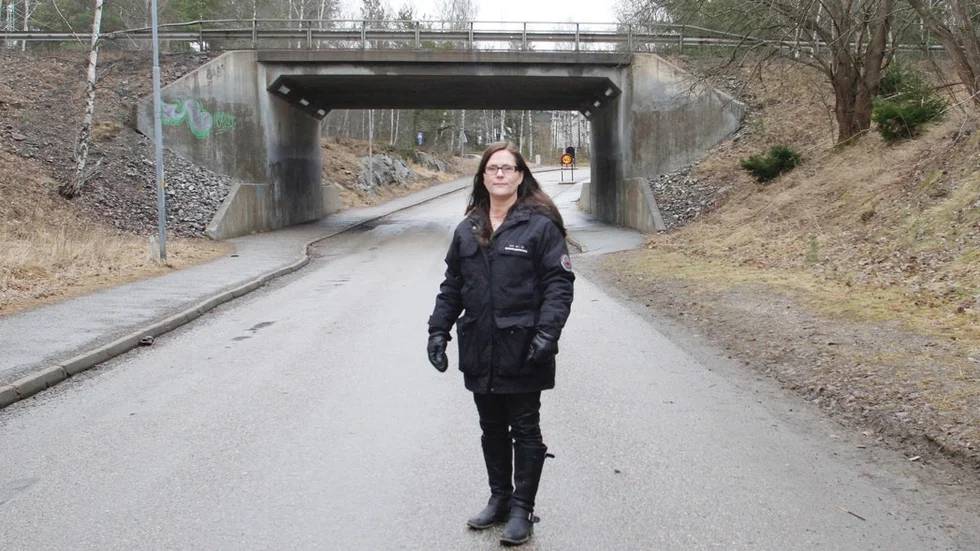 Camilla Åhlund går inte gärna ensam längs Tryffelstråket efter mörkrets inbrott.