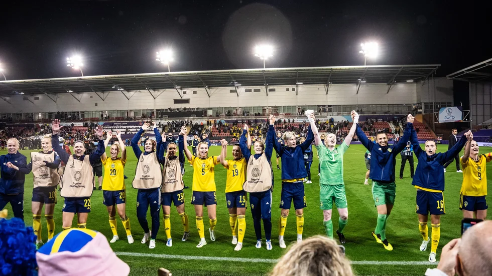 Svenskt jubel efter kvartsfinalvinsten.
