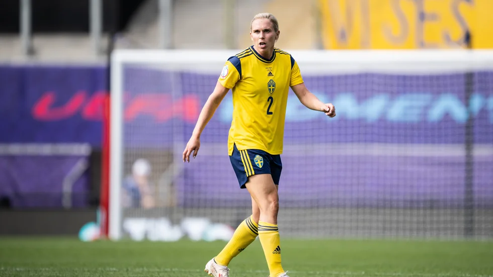 Jonna Andersson saknas på Sveriges träning inför EM-semifinalen.