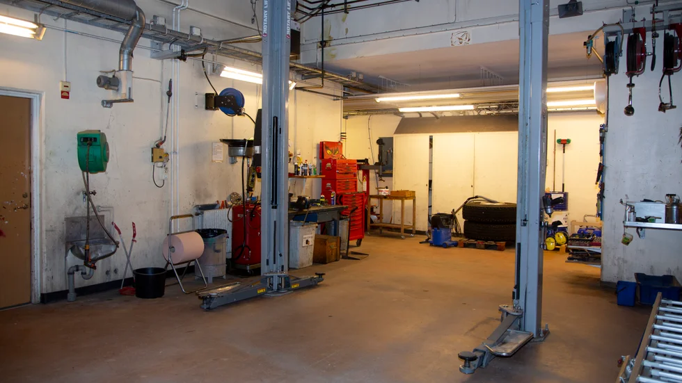 "Brandmännen vid Sveriges räddningstjänster använder brandstationens tvätthall och verkstad för att hålla sina bilar i skick. Piteå räddningstjänst är inget undantag", skriver insändarskribenten. (Arkivbild)