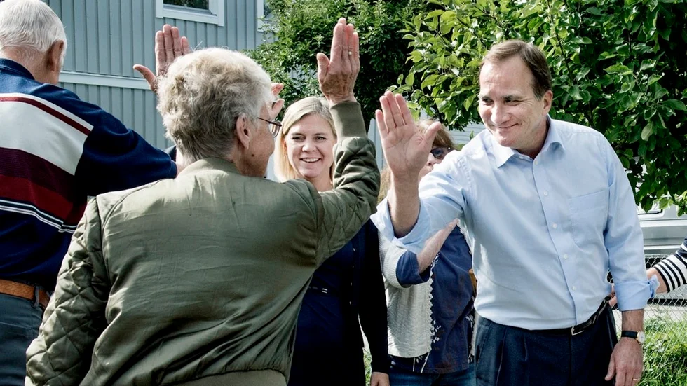 Så glada var Stefan Löfven (S) och Magdalena Andersson (S) när de i höstas presenterade skattesänkning för pensionärer. Roger Stark tycker inte den var mycket att glädjas över. Foto: Lars Pehrson / SvD / TT.