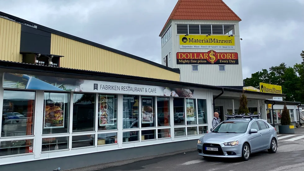 Vem som fortsätter bedriva verksamhet i den nuvarande Dollarstore-lokalen och restaurang Fabriken är ännu oklart.