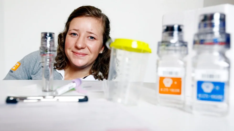 Linn Gustafsson arbetar som handläggare på Svensk antidoping och är bland annat med och utför oanmälda dopningskontroller.