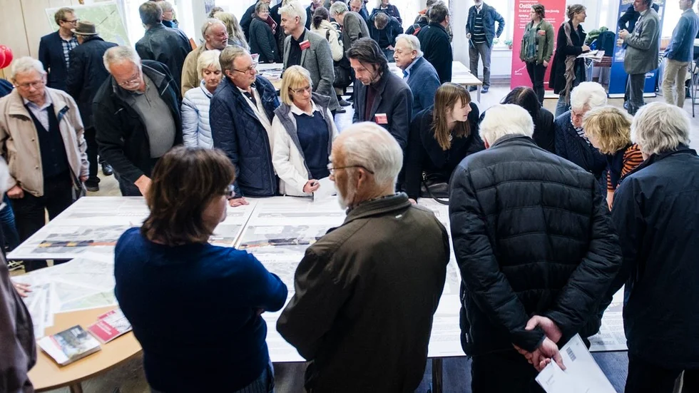 Restiden mellan Nyköping och Stockholm förkortas med 20 minuter, regionaltågen ska stanna både vid Skavsta och Nyköpings resecentrum och det är ännu inte bestämt hur bron över Nyköpingsån ska se ut. Flera (men inte alla) frågor fick svar på torsdagens samråd om Ostlänken.