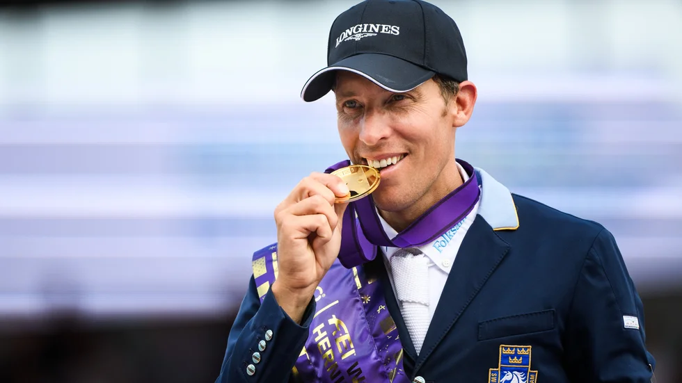 Henrik von Eckermann firar sigg VM-guld.