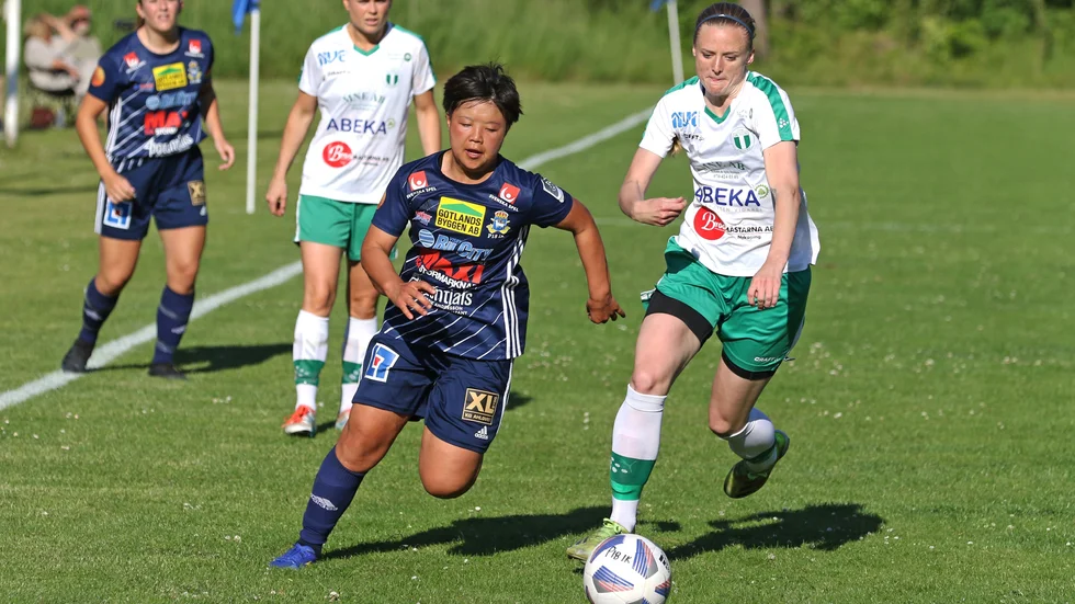 Minami Oi blev tvåmålsskytt hemma mot IK Tun.