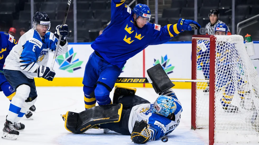 Juha Jatkola höll nollan och fällde juniorkronorna i JVM-semifinalen.