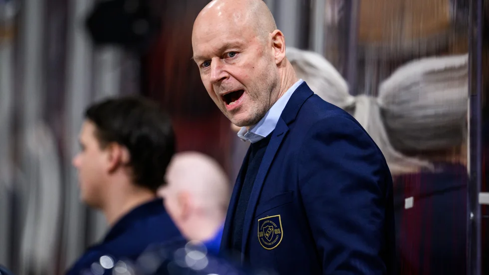 Marcus Ragnarsson, här assisterande tränare i Djurgården, bekräftar att Almtuna har visat intresse.