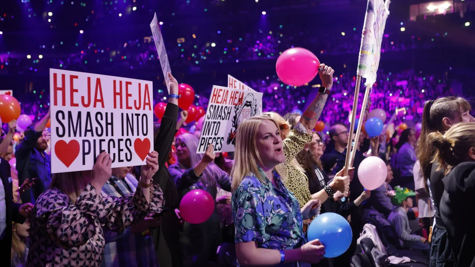 Melodifestivalcirkusen är här igen. Eller här och här. Inte i Uppsala, men i andra städer. Vi har ju ingen lokal.