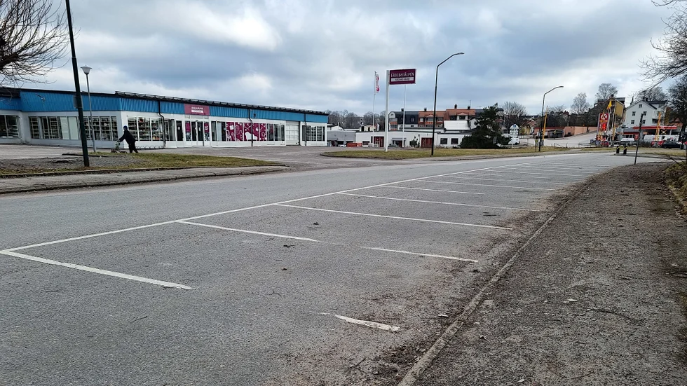 Nu har kommunen beslutat att ta bort kravet på p-skiva vid Erikshjäpens parkering.