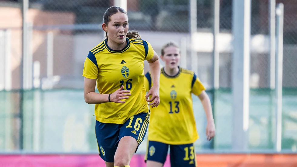 Agnes Karlsson gjorde sina första landskamper på hemmaplan när Sverige F18 mötte Danmark i Kristianstad.