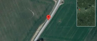 Just nu: Singelolycka påverkar trafiken på väg 990 - ett körfält blockerat