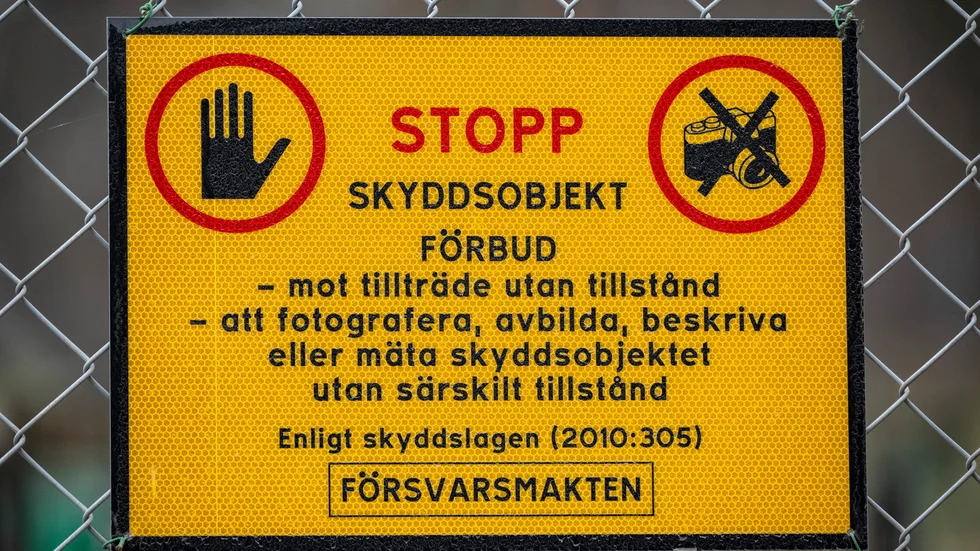 Skylt med information om skyddsobjekt. Arkivbild.