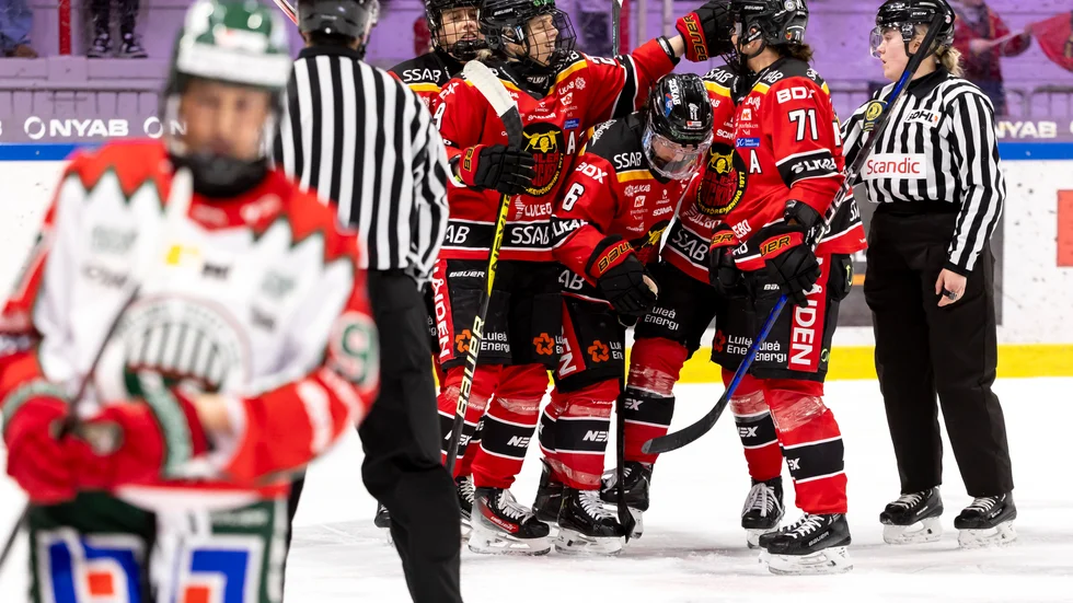 Luleå Hockey leder nu med 2-0 i matcher och kan säkra finalplatsen på fredag. Ocks den spelas på hemmaplan.