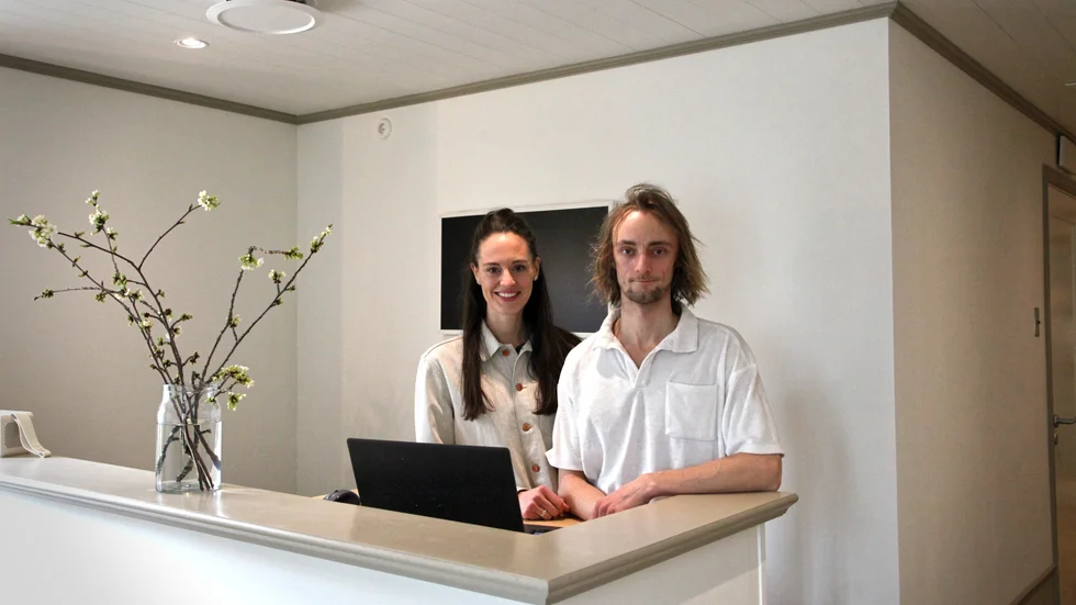 Julia Wanag och Kasper Kjaergaard flyttade till Gotland 2018 och har bildat familj och ett liv på ön. Nu startar de en tandläkarklinik ihop.