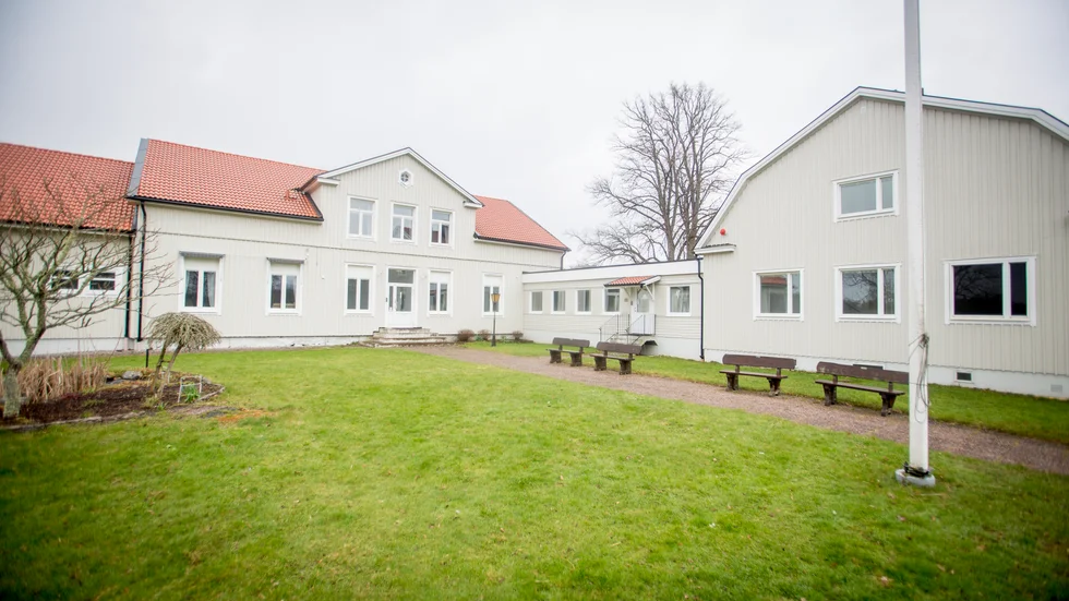 Huvudbyggnaden på Dagöholm kommer från 1894, sedan har flera tillbyggnader gjorts under åren.