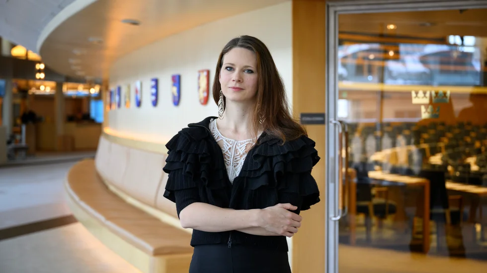Rebecka Le Moine (MP) är en av dem i riksdagen som gjort värnplikten.
